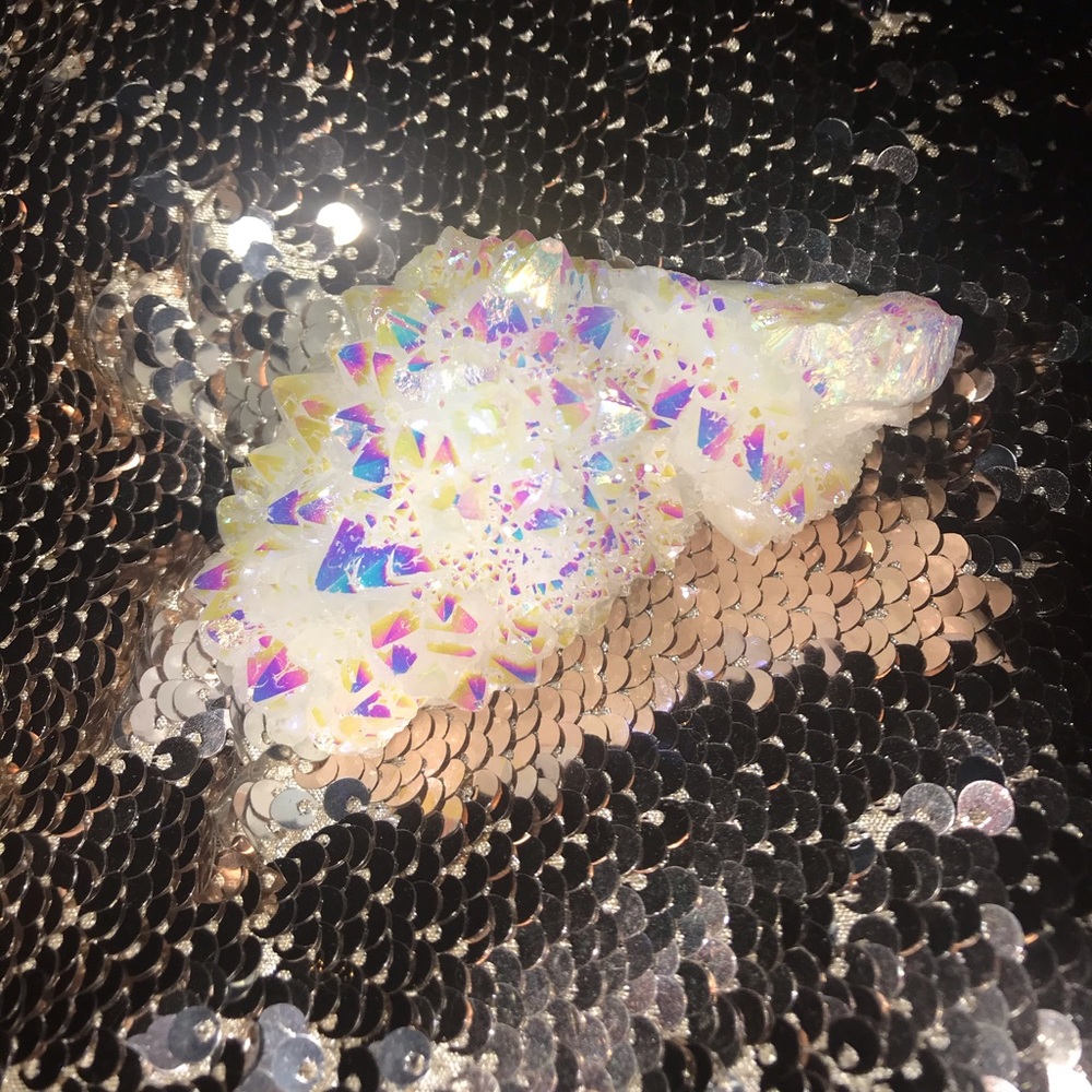 105G Angel Aura Quartz Titanium Bismuth Crystal